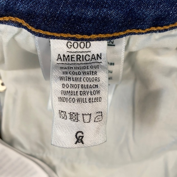 Good American Stagger Hem Bermuda Denim Jean Shorts, Size 6/28, New with Tags - Picture 13 of 16